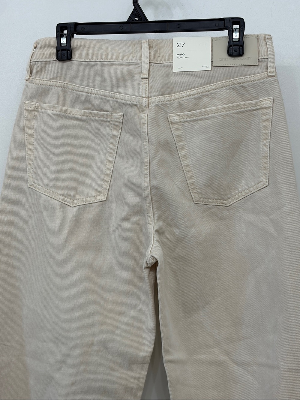 Citizens of Humanity Miro Relaxed Barrel Jeans
In Almondette size 27 - Picture 7 of 13
